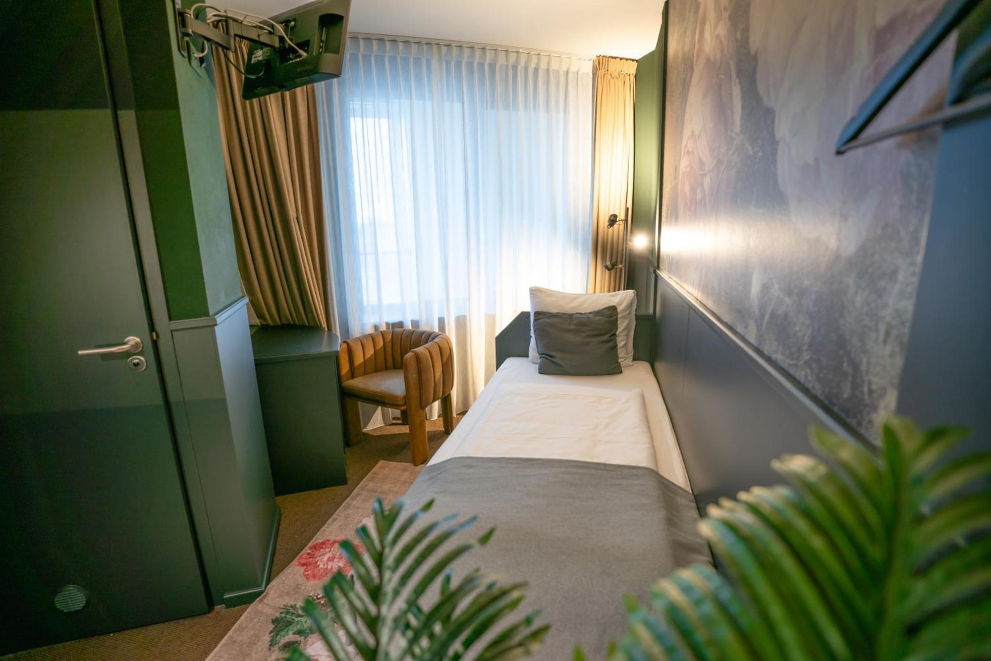 Stadshotel Χέερλεν Εξωτερικό φωτογραφία
